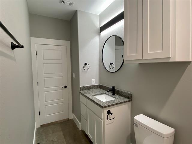 Photo - 114 W Walker St