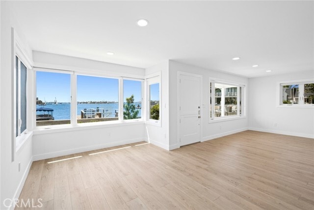 Photo - 112 S Bay Front