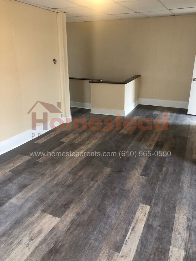 Photo - 528 MacDade Blvd Unidad 3