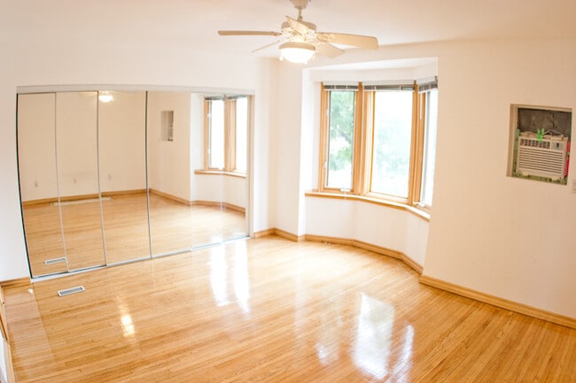 Photo - 1376 Danforth Av Unit A