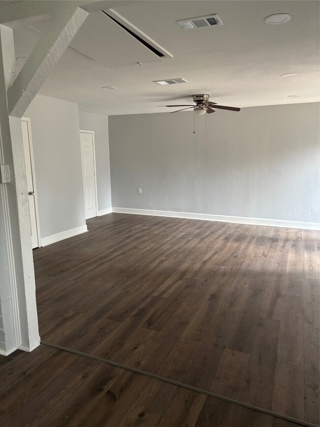 Building Photo - 4115 Tidewater Dr