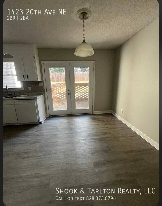 Photo - 1423 20th Ave NE