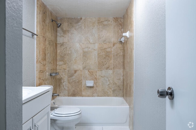 2 BR, 2 BA - 742SQFT