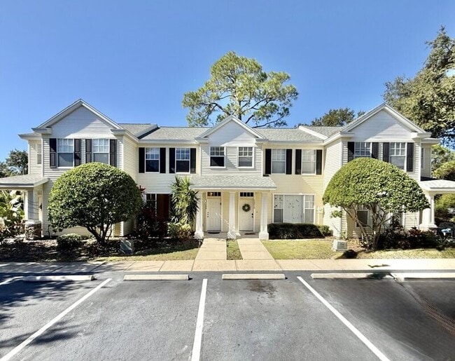 Building Photo - 13706 Forest Lake Dr