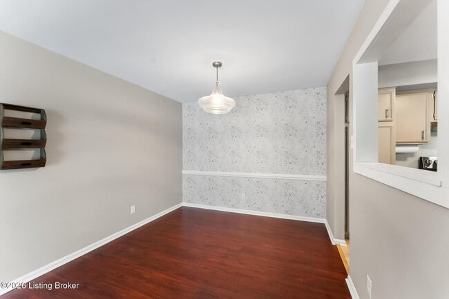 Photo - 320 Highwood Dr
