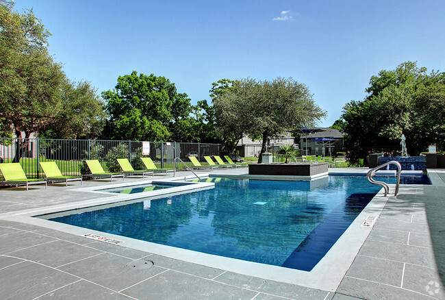 2 Resort Pools! - Rio @ 1604 Rental