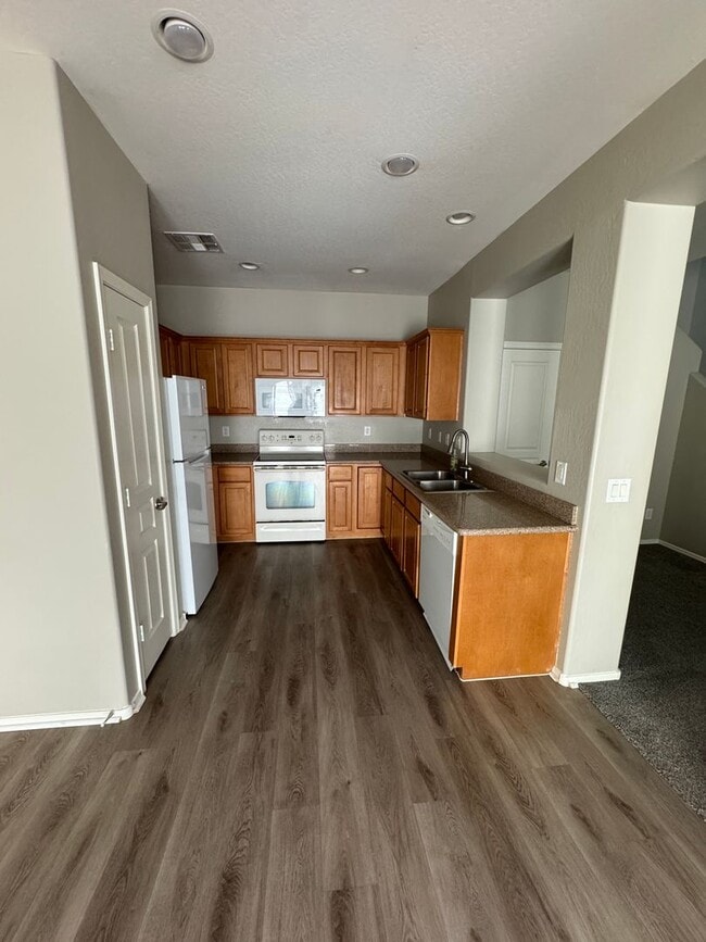 Photo - Beautiful 3 bedroom 2.5 bath home for Rent...