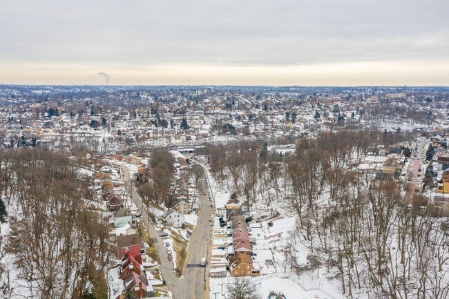 Photo - AVAILABLE MAY 1ST! UPDATED THROUGHOUT! 3-bedroom in Beechview!