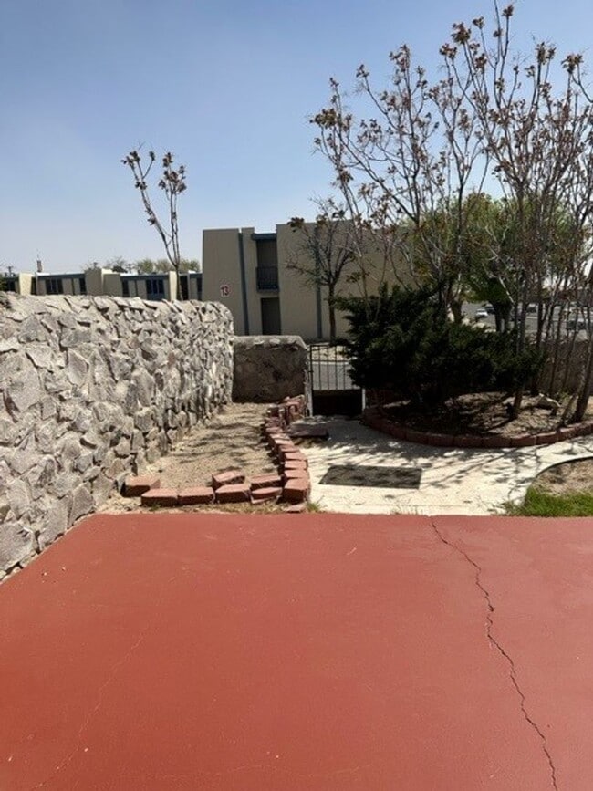Photo - 2 Bed, 2 Bath Townhome