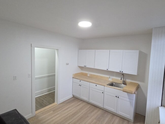 Photo - 269-271 S Washington St Unit 3