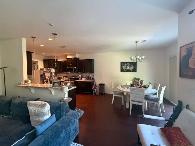 Photo - 530 Whitworth Ln
