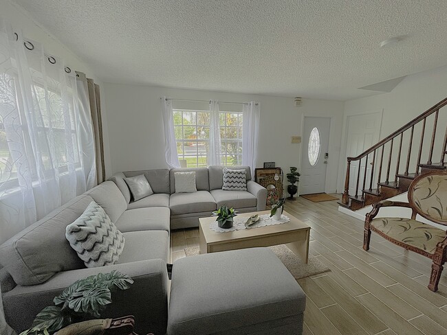 Living Room - 5130 Pat Pl