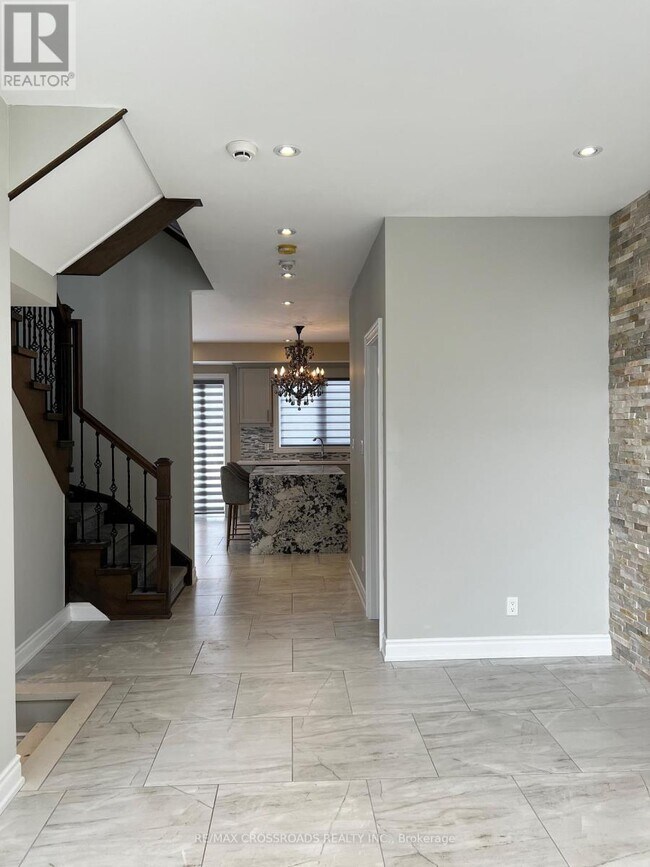 Photo - 602 Lake Dr S