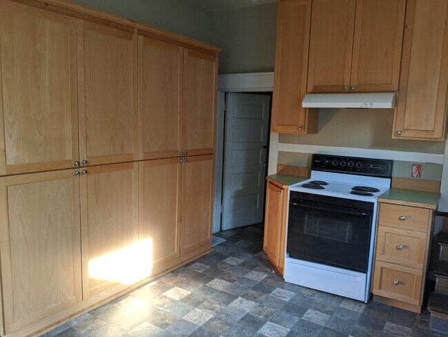 Photo - 1055 E Isaacs Ave