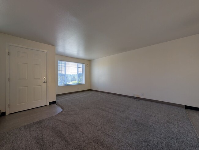 Photo - 2-Bedroom, 1-Bath 2-Story Townhouse Apartment Off Bailey Hill!