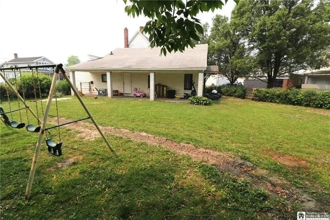 Photo - 506 Main St