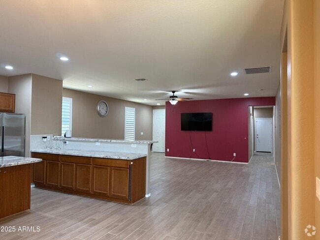 Building Photo - 6826 W Charter Oak Rd Rental