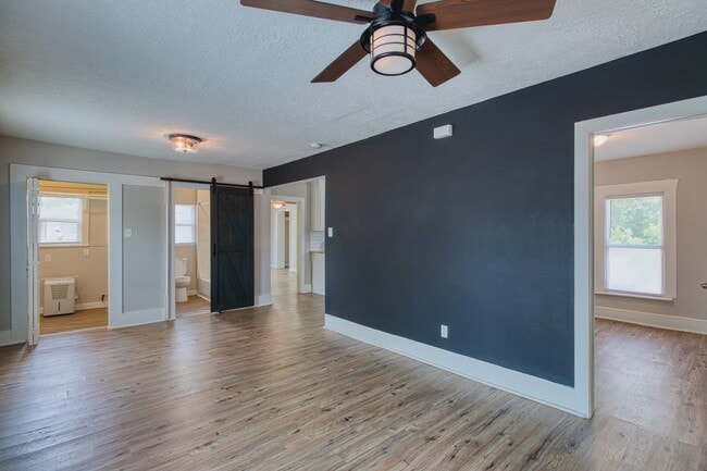 Photo - 3201 Adelia St
