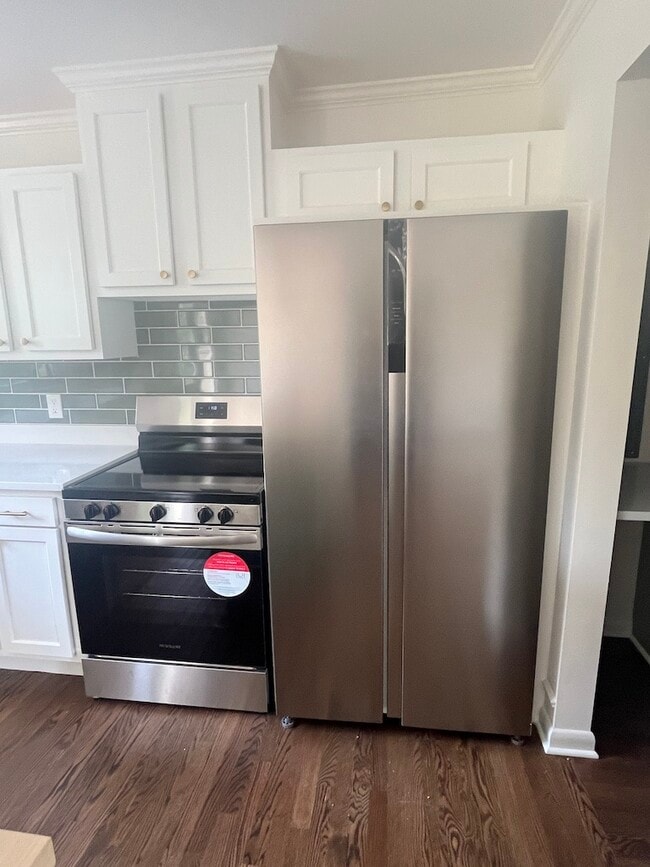 Pretty kitchen with brand new appliances. - 623 Dunston Dr