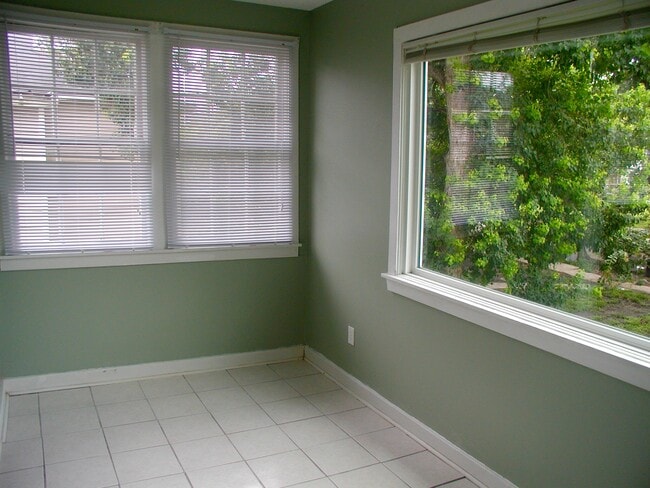 Photo - 5831 General Haig St