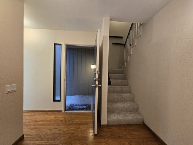 1036 Vanderbilt Way