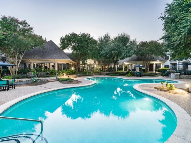 Building Photo - Alister Sunset Valley Rental