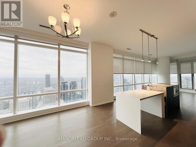 Photo - 1 Bloor St E Unit 5104