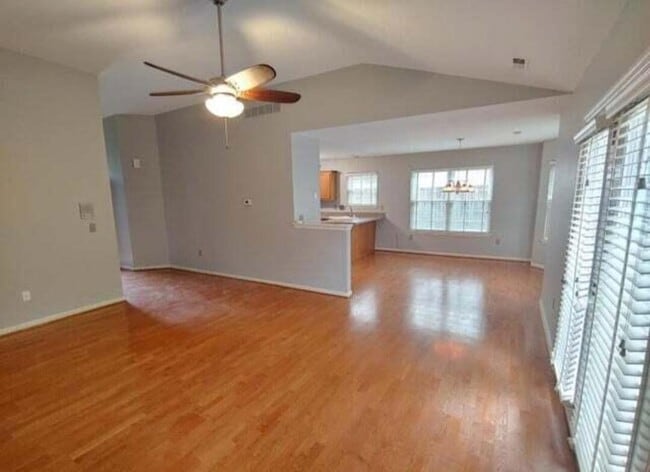 917 Palomino Ln