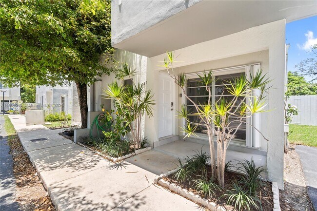 Photo - 3597 SW 17th St