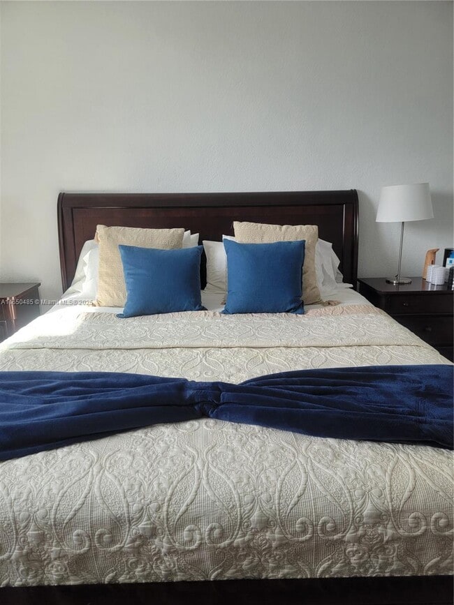 Building Photo - 19380 Collins Ave Unit 1207