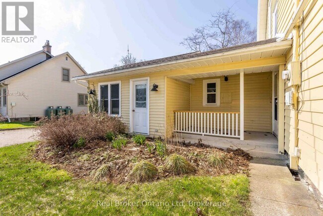 Photo - 303022 Grey 15 Rd