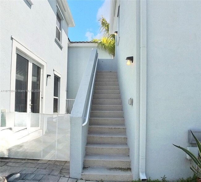 Building Photo - 9204 SW 170th Ct Unit studio