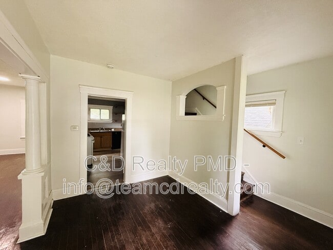Photo - 4123 Stickney Ave