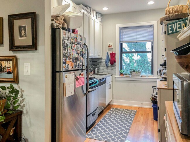 Photo - 4547 N Leavitt St Unit 3