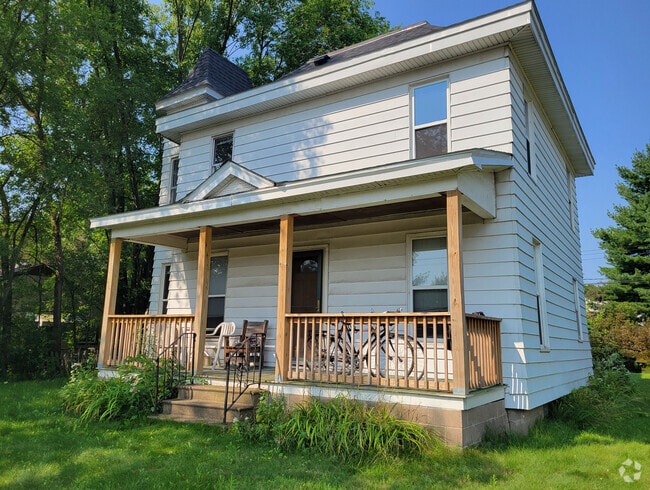 Building Photo - 2332 3rd St Rental