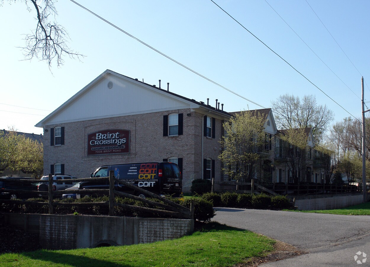 Brint Crossings - Brint Crossings Apartments