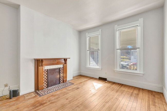 Photo - 2030 Scott Blvd