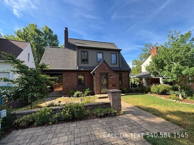 Photo - 2412 Alberta Ave SW