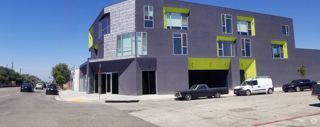 Building Photo - 5135 W. Adams Rental