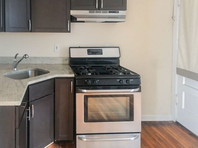 Photo - 3527.5 N Broadway Unit 2E