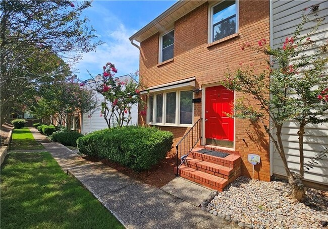 Photo - 434 High Creek Trce