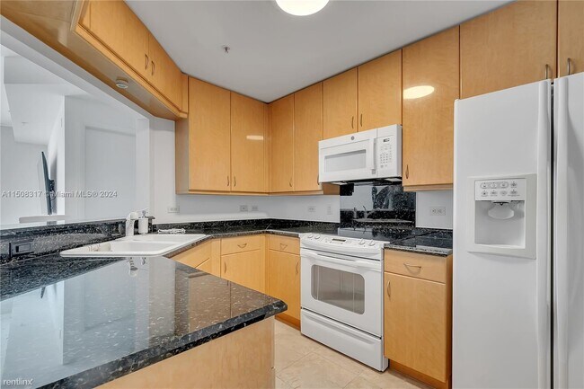 Photo - 1 br, 1.5 bath Condo - 801 Brickell Key Bl... Unit Apt 1907