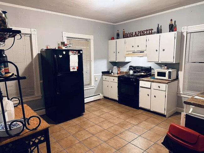 583 Pontiac Ave Unit 2
