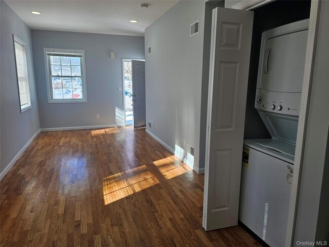 Photo - 10 Burnside Ave Unit B