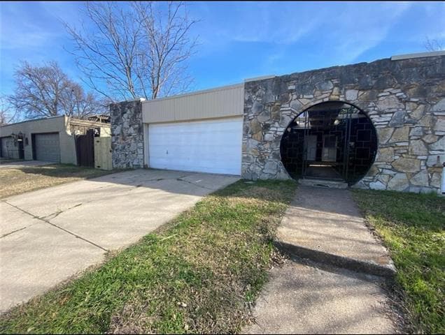 Building Photo - 6327 Walraven Cir Rental