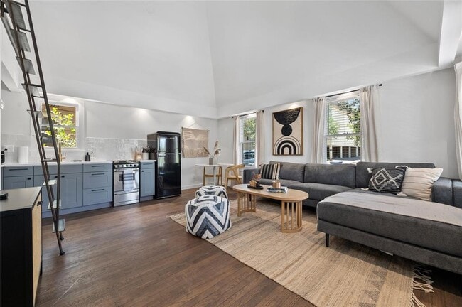 Photo - 1507 Drake Ave