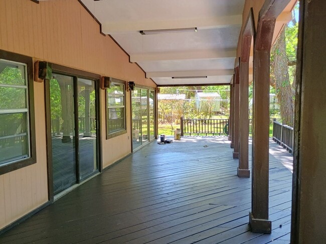 Photo - 3 bedroom 1.5 bath waterfront home