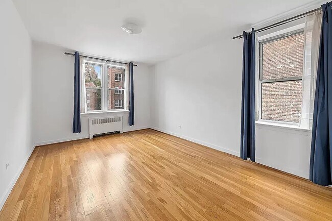 Photo - 153 Bennett Ave Unidad Bennett Avenue