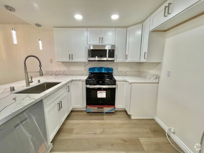 Building Photo - 936 Fairway Ave Rental