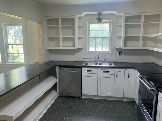 Photo - 3232 Fairmont Blvd